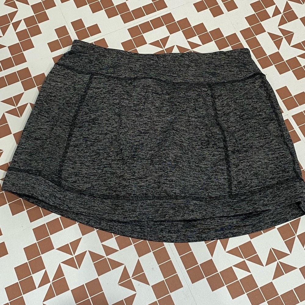Tek Gear Dark Gray Athletic Skort Size Medium Like New